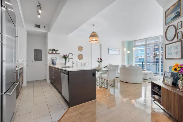 $4,400 | 55 Southeast 6th Street, Unit 4305, Miami, FL 33131