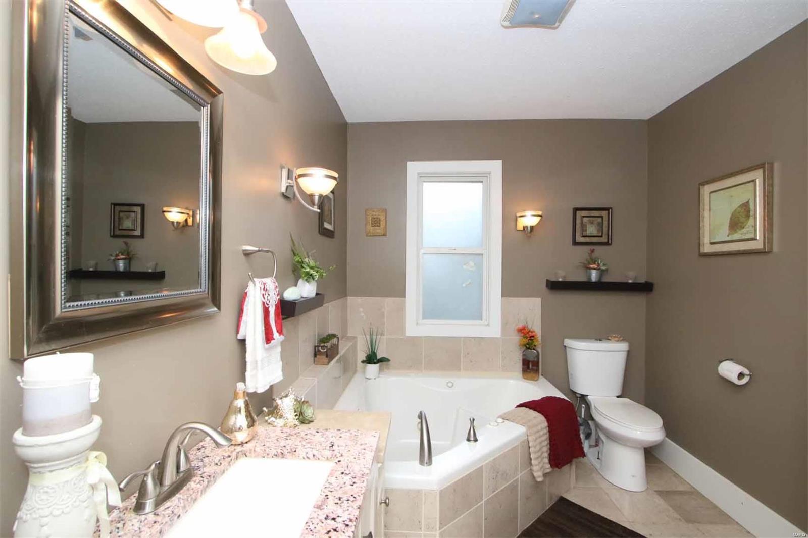 786 Rice Street Wood River, IL 62095 - Photo 17 of 40 Gallery Image 17