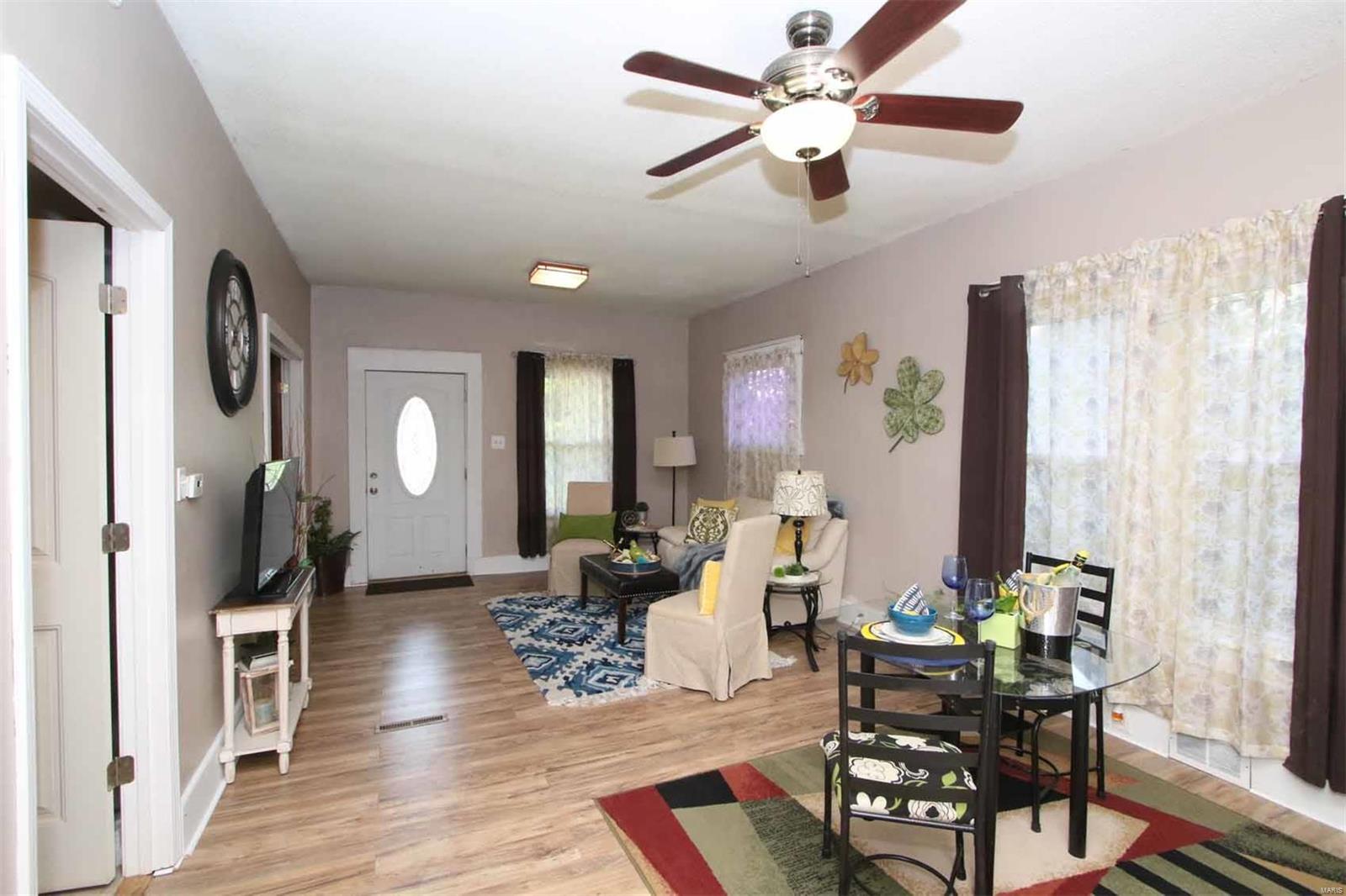 786 Rice Street Wood River, IL 62095 - Photo 5 of 40 Gallery Image 5