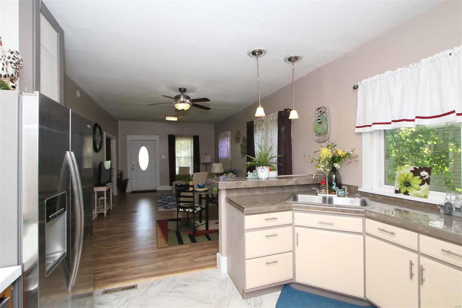 786 Rice Street Wood River, IL 62095 - Photo 10 of 40 Gallery Image 10