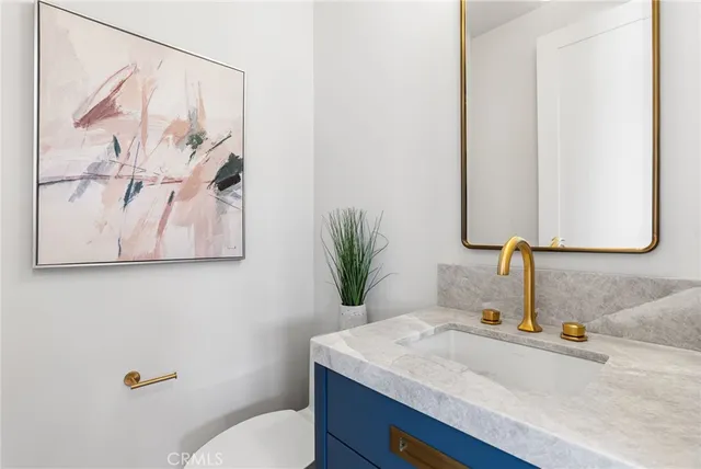 $3,500,000 | 305-5 Fernleaf Avenue, Corona del Mar, CA 92625