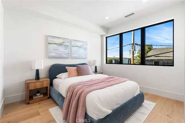 $3,500,000 | 305-5 Fernleaf Avenue, Corona del Mar, CA 92625