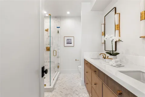 $3,500,000 | 305-5 Fernleaf Avenue, Corona del Mar, CA 92625