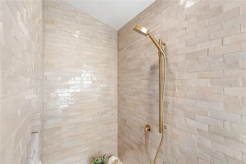 $3,500,000 | 305-5 Fernleaf Avenue, Corona del Mar, CA 92625