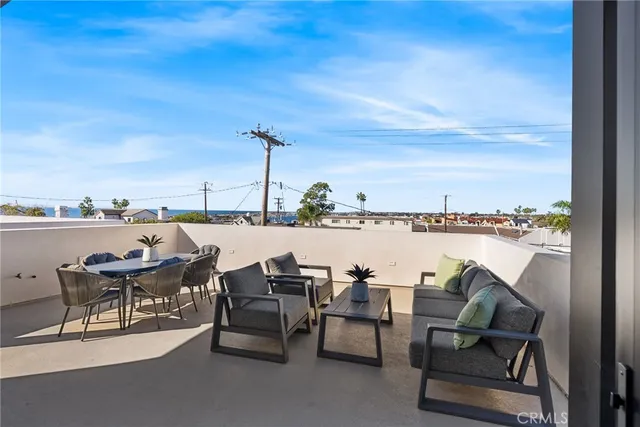$3,500,000 | 305-5 Fernleaf Avenue, Corona del Mar, CA 92625