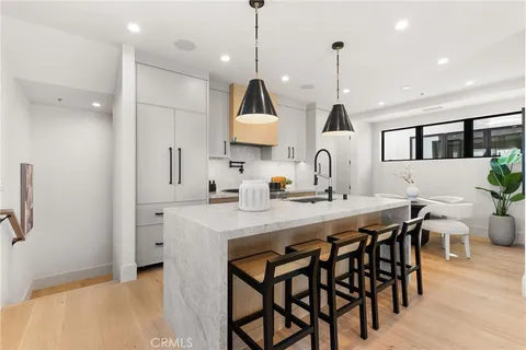 $3,500,000 | 305-5 Fernleaf Avenue, Corona del Mar, CA 92625