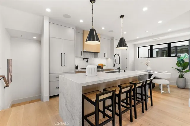 $3,500,000 | 305-5 Fernleaf Avenue, Corona del Mar, CA 92625