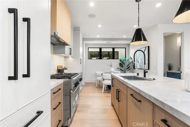 $3,500,000 | 305-5 Fernleaf Avenue, Corona del Mar, CA 92625