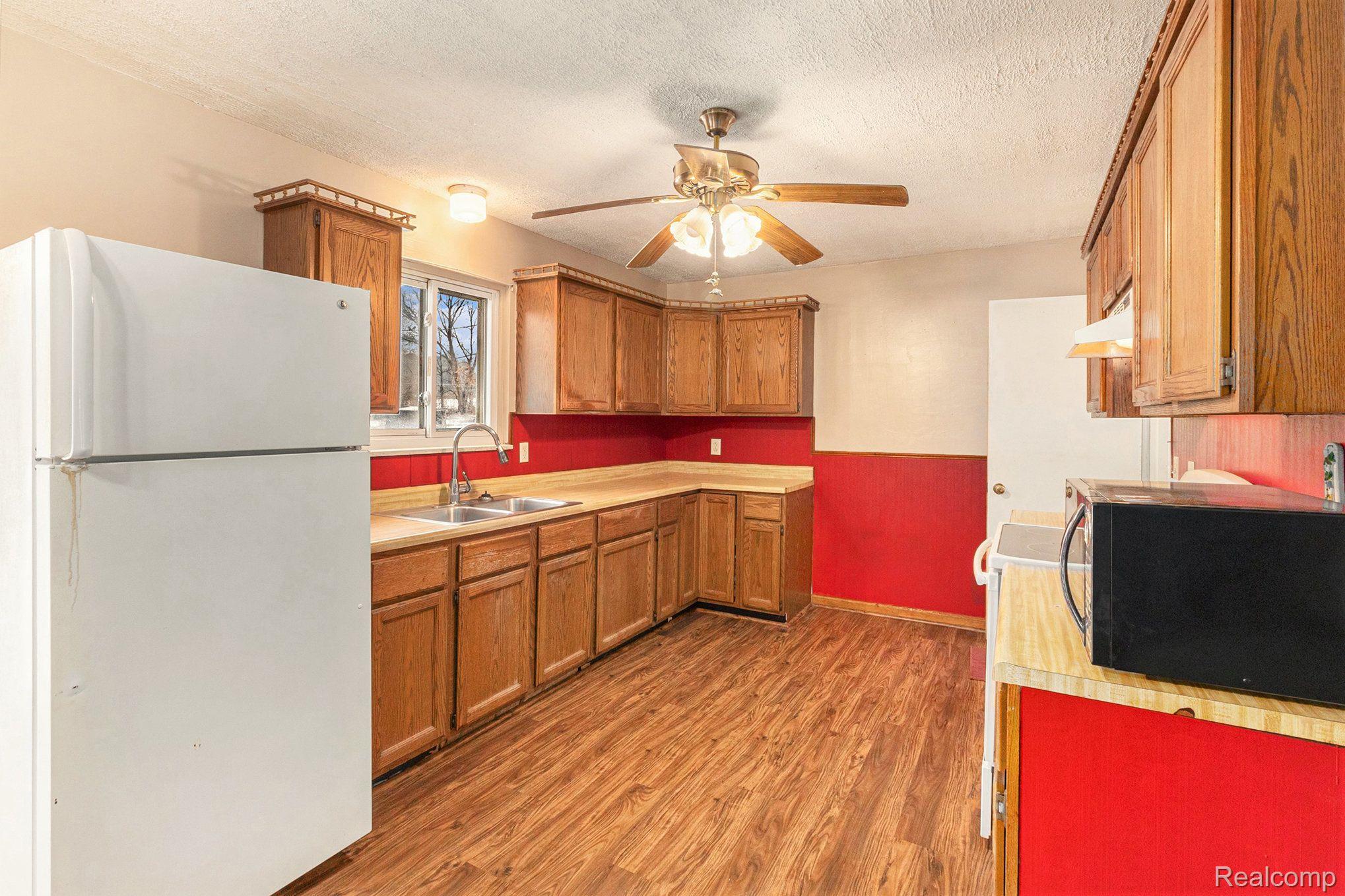 1726 Peavy Road Howell, MI 48843 - Photo 9 of 43 Gallery Image 9