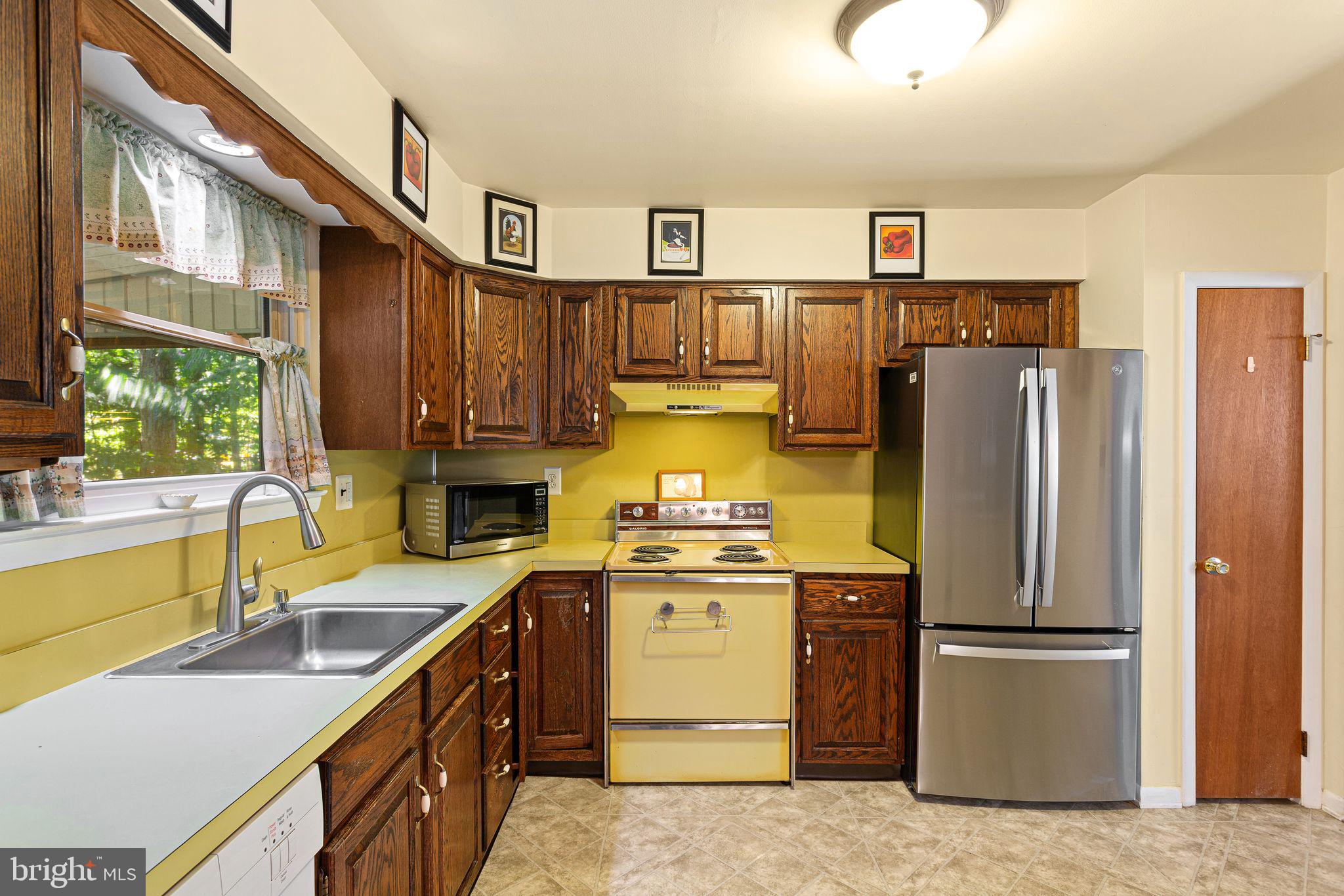 227 Chestnut Avenue Lindenwold, NJ 08021 - Photo 9 of 32 spacious kitchen with pantry