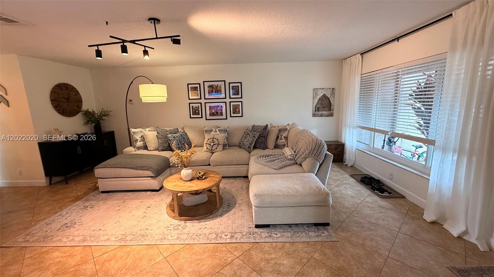 22743 Southwest 56th Avenue Boca Raton, FL 33433 - Photo 8 of 49 Gallery Image 8