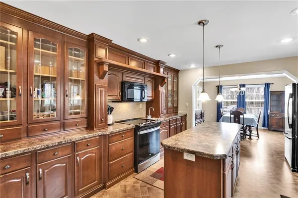 $319,900 | 219 Pine Hill Road, Shelocta, PA 15774