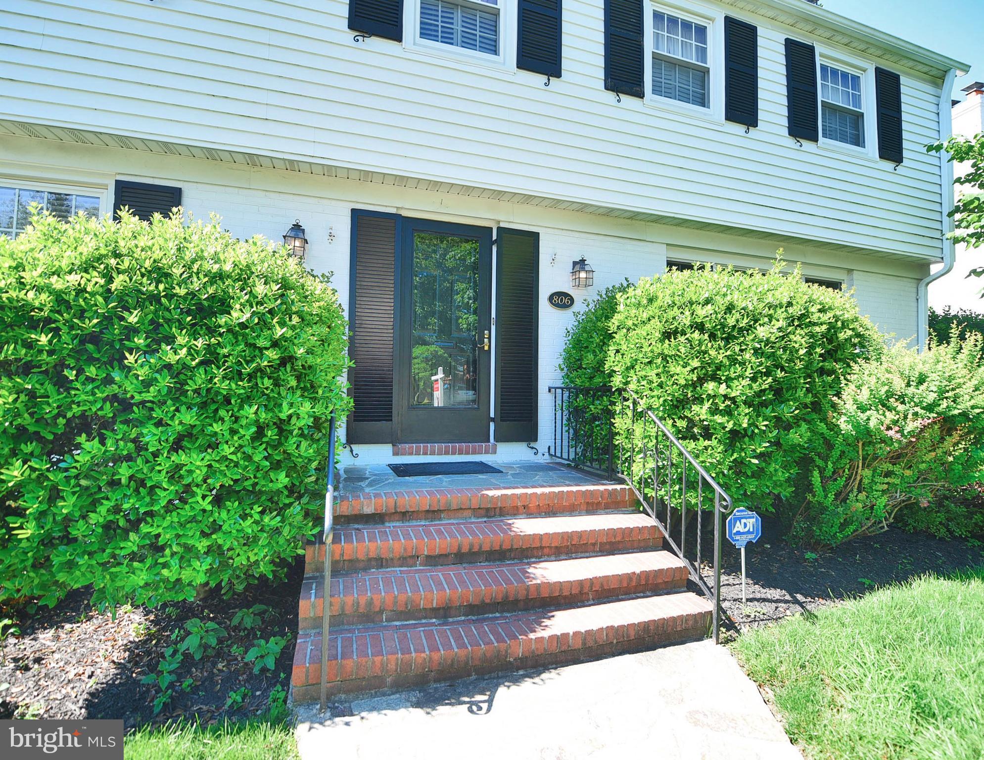 806 Stoneleigh Road Baltimore, MD 21212 - Photo 2 of 29 Stone walkway leading to front door
