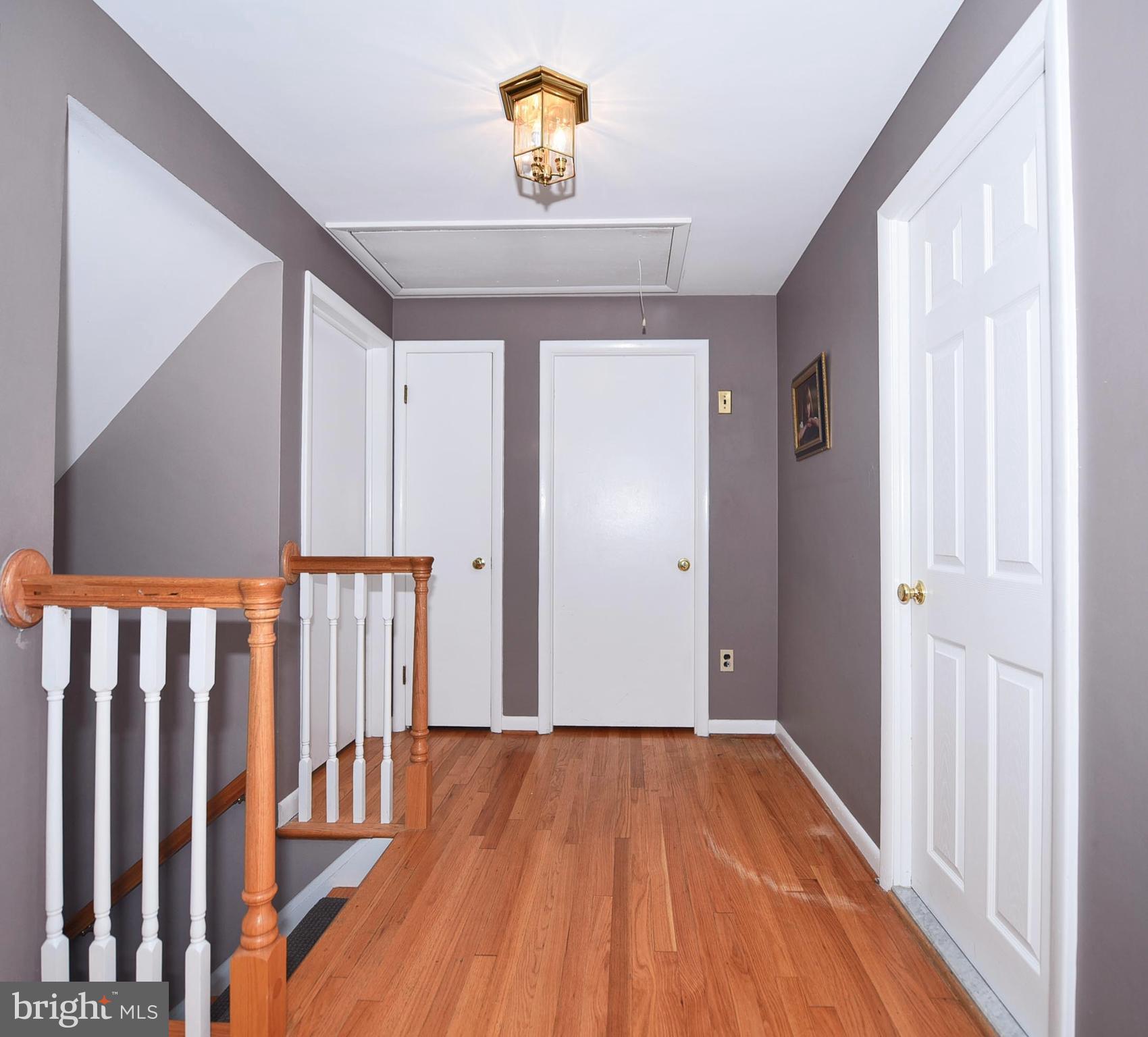 806 Stoneleigh Road Baltimore, MD 21212 - Photo 17 of 29 Second Story Landing