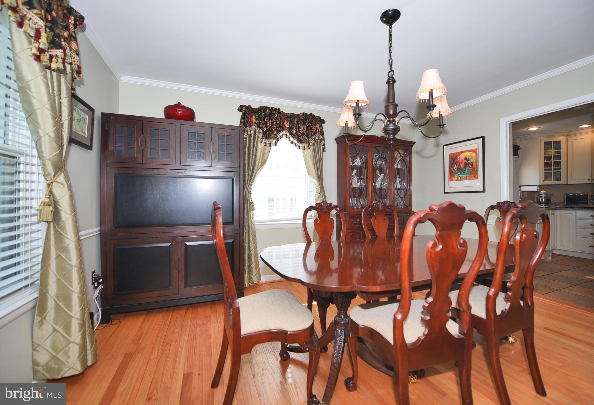 806 Stoneleigh Road Baltimore, MD 21212 - Photo 5 of 29 Dining Room
