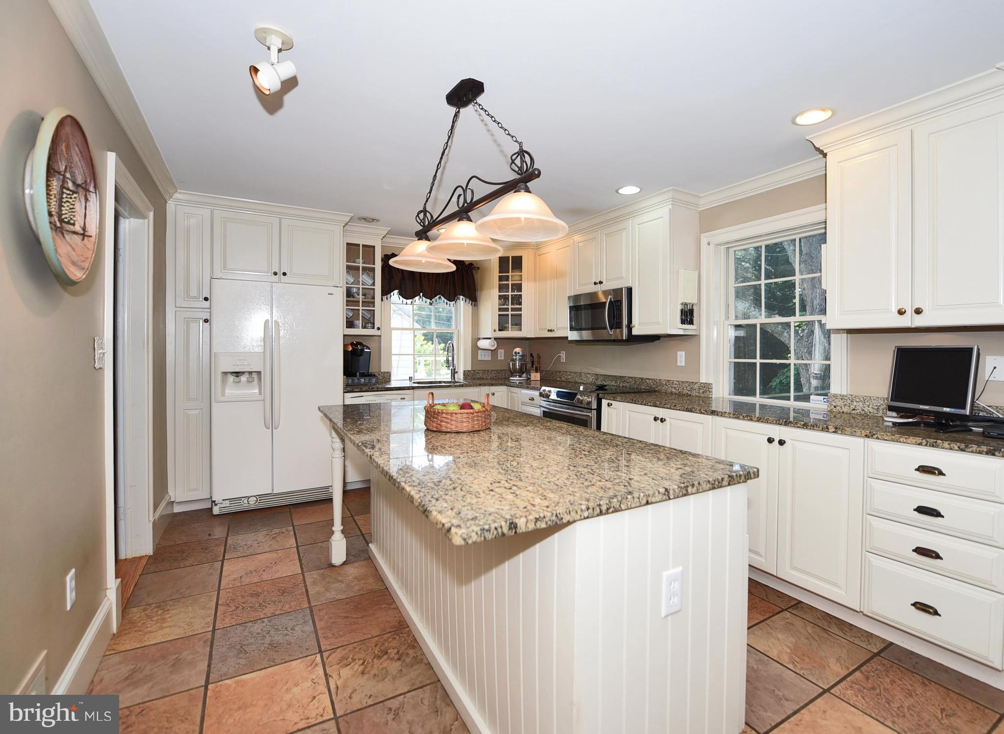 806 Stoneleigh Road Baltimore, MD 21212 - Photo 6 of 29 Kitchen