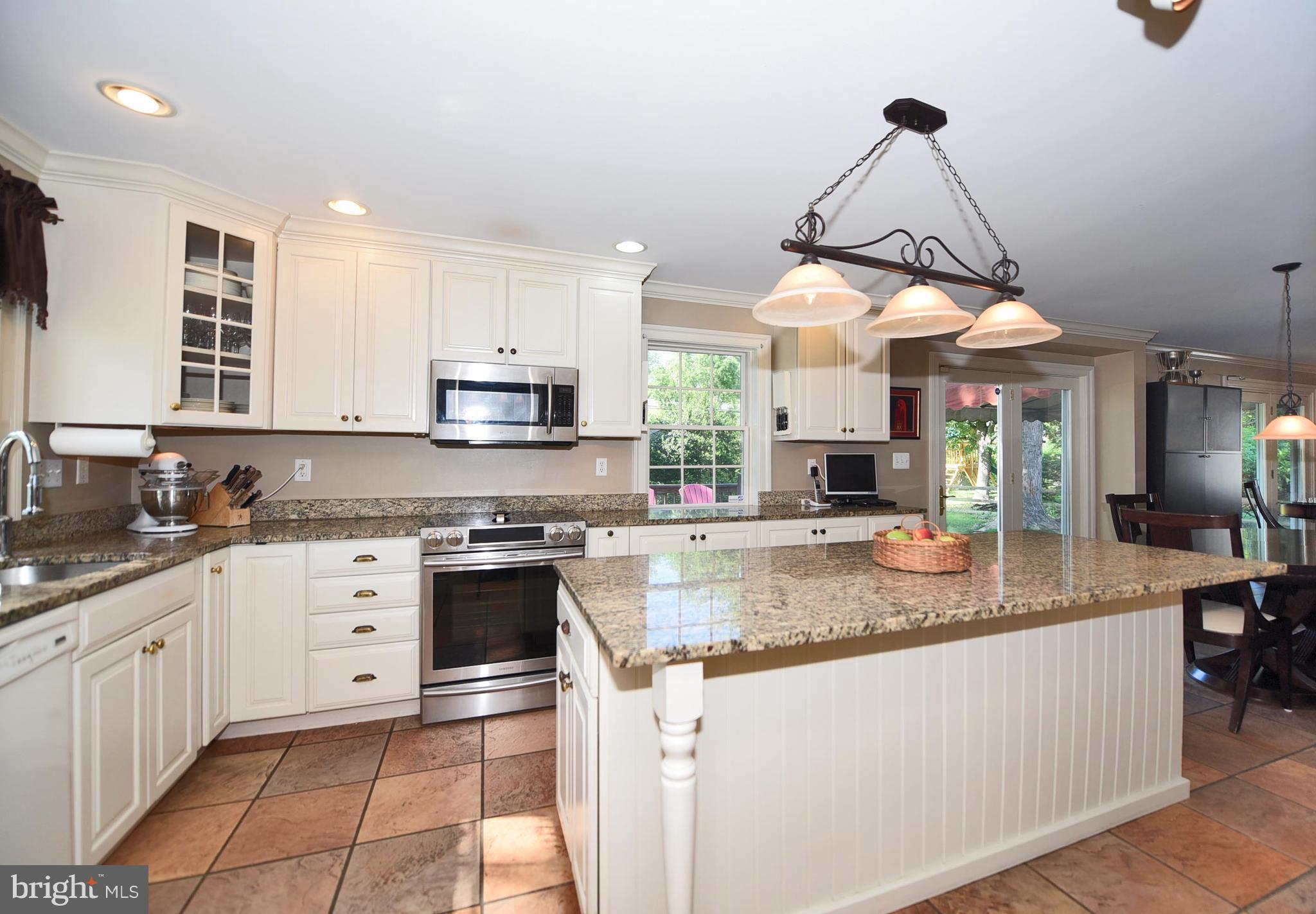 806 Stoneleigh Road Baltimore, MD 21212 - Photo 7 of 29 Kitchen