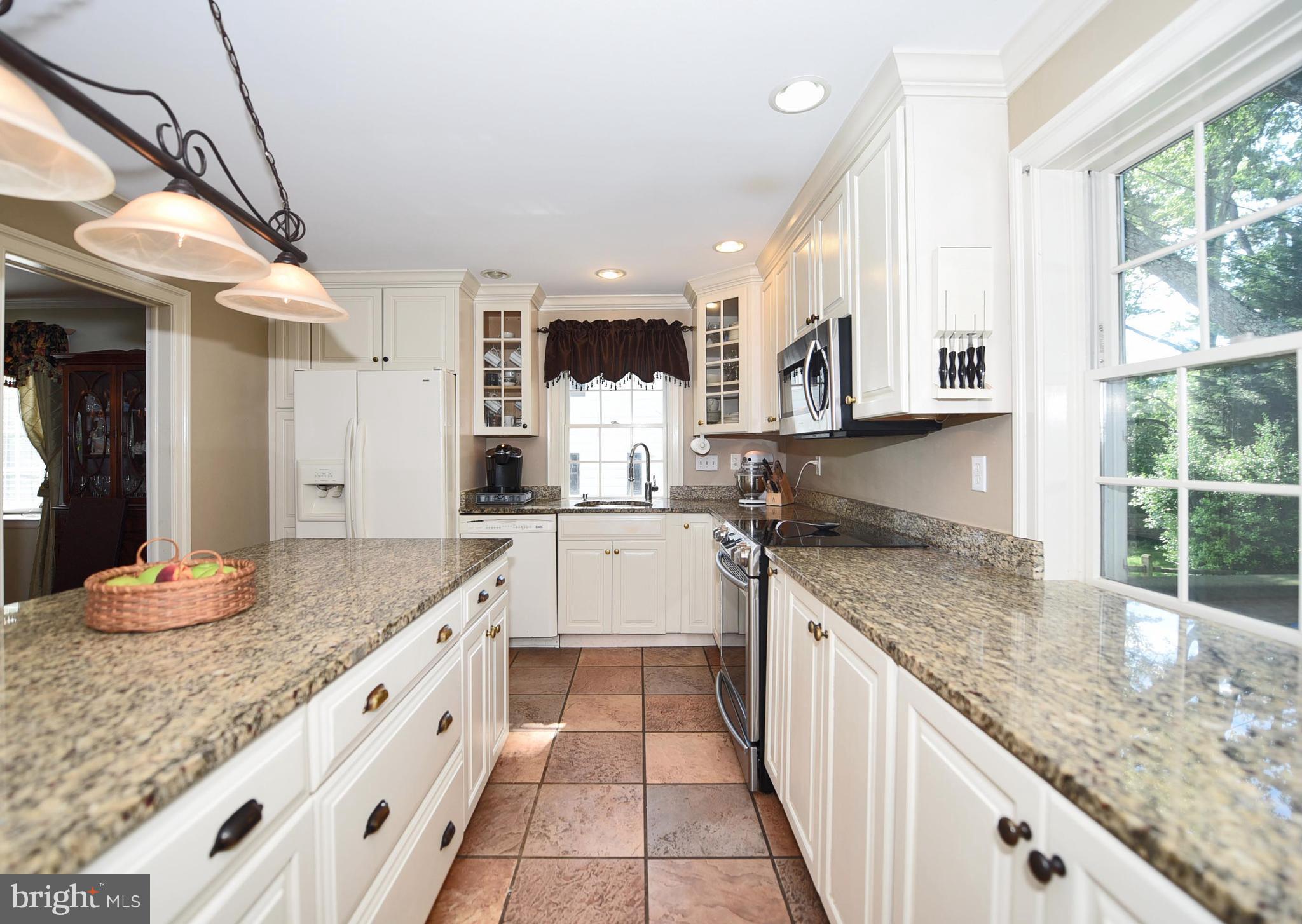 806 Stoneleigh Road Baltimore, MD 21212 - Photo 9 of 29 Kitchen