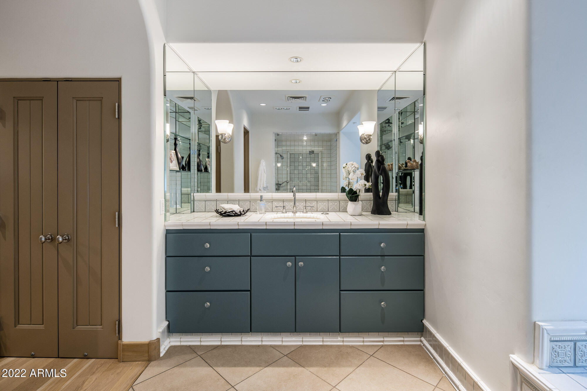 2020 East Bethany Home Road Phoenix, AZ 85016 - Photo 54 of 90 Guest house master bathroom