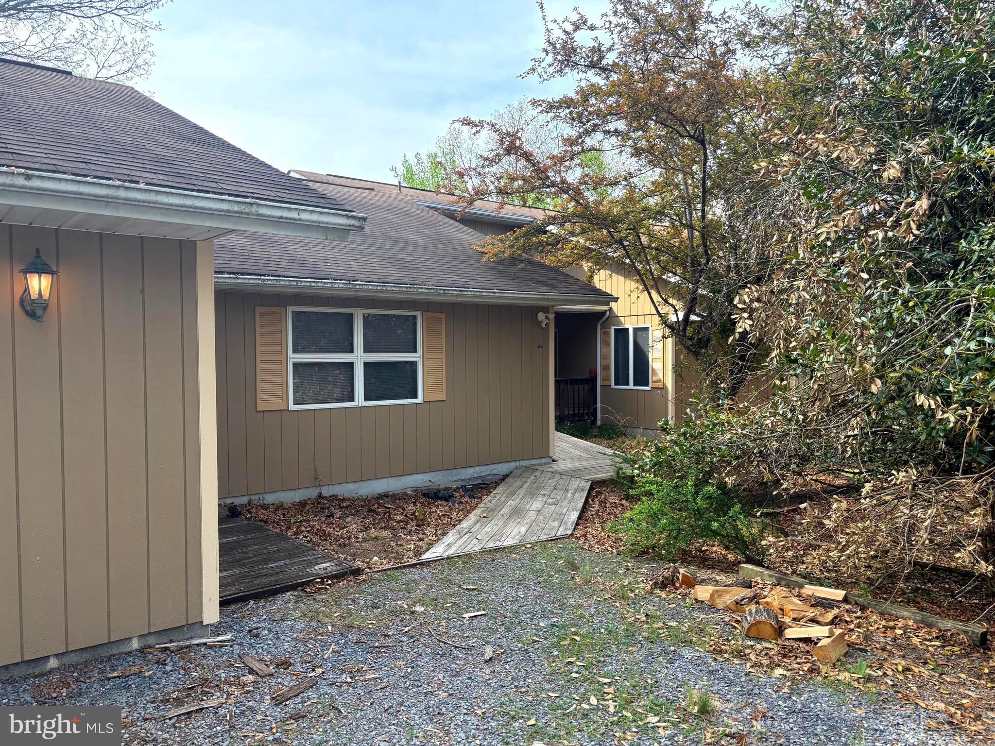 207 Sky Ridge Road High View, WV 26808 - Photo 3 of 37 Front entrance