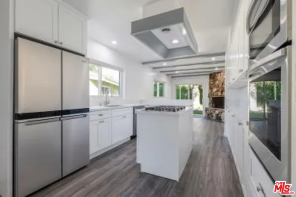 $1,170,000 | 6723 Bianca Avenue, Lake Balboa, CA 91406