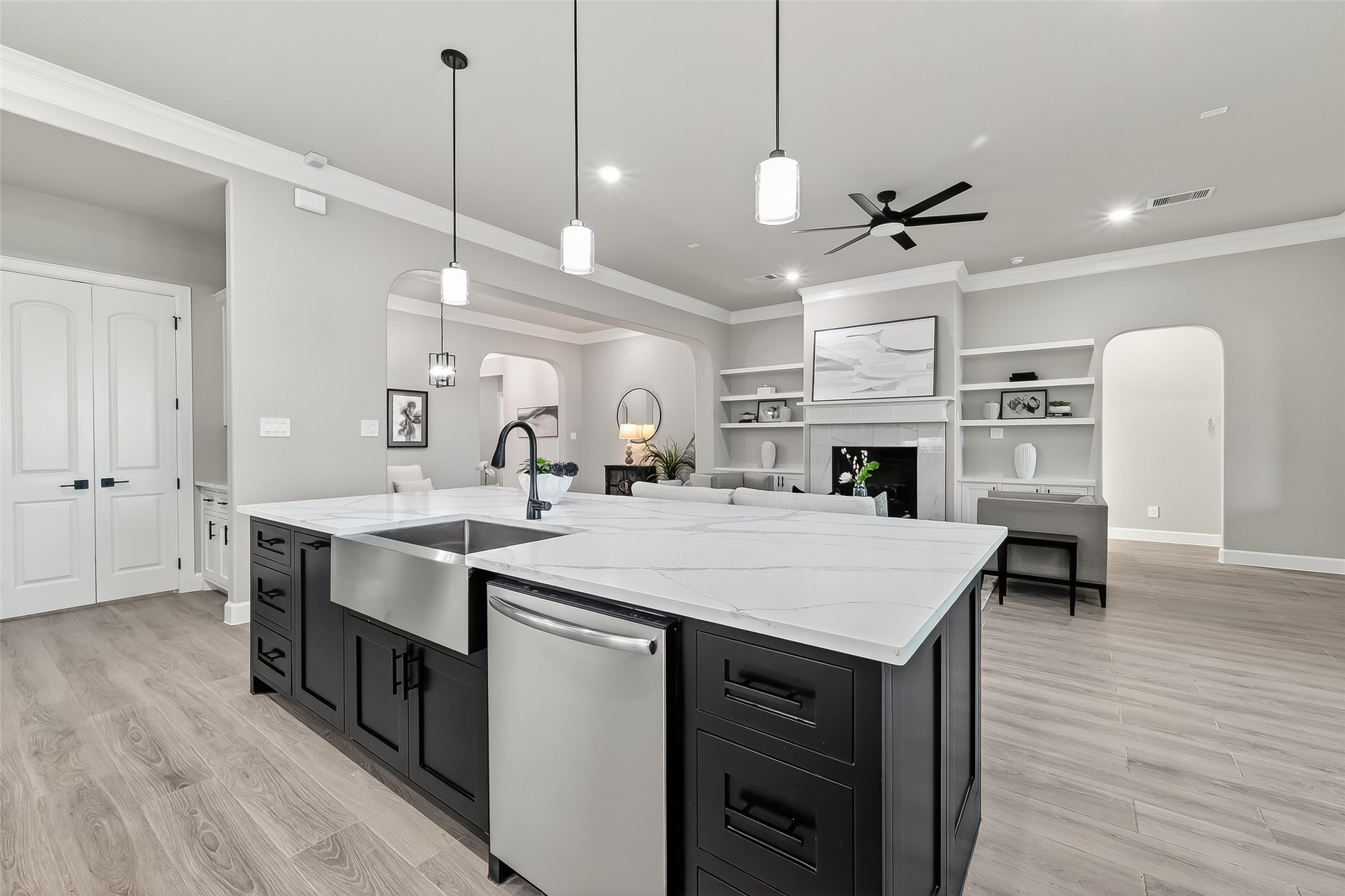 350 Lakeland Circle Rosharon, TX 77583 - Photo 16 of 49