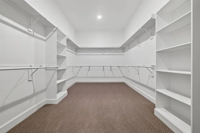 $699,000 | 350 Lakeland Circle, Rosharon, TX 77583