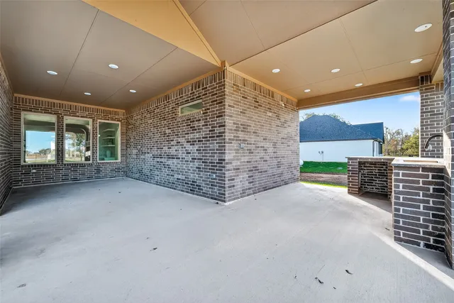 $699,000 | 350 Lakeland Circle, Rosharon, TX 77583