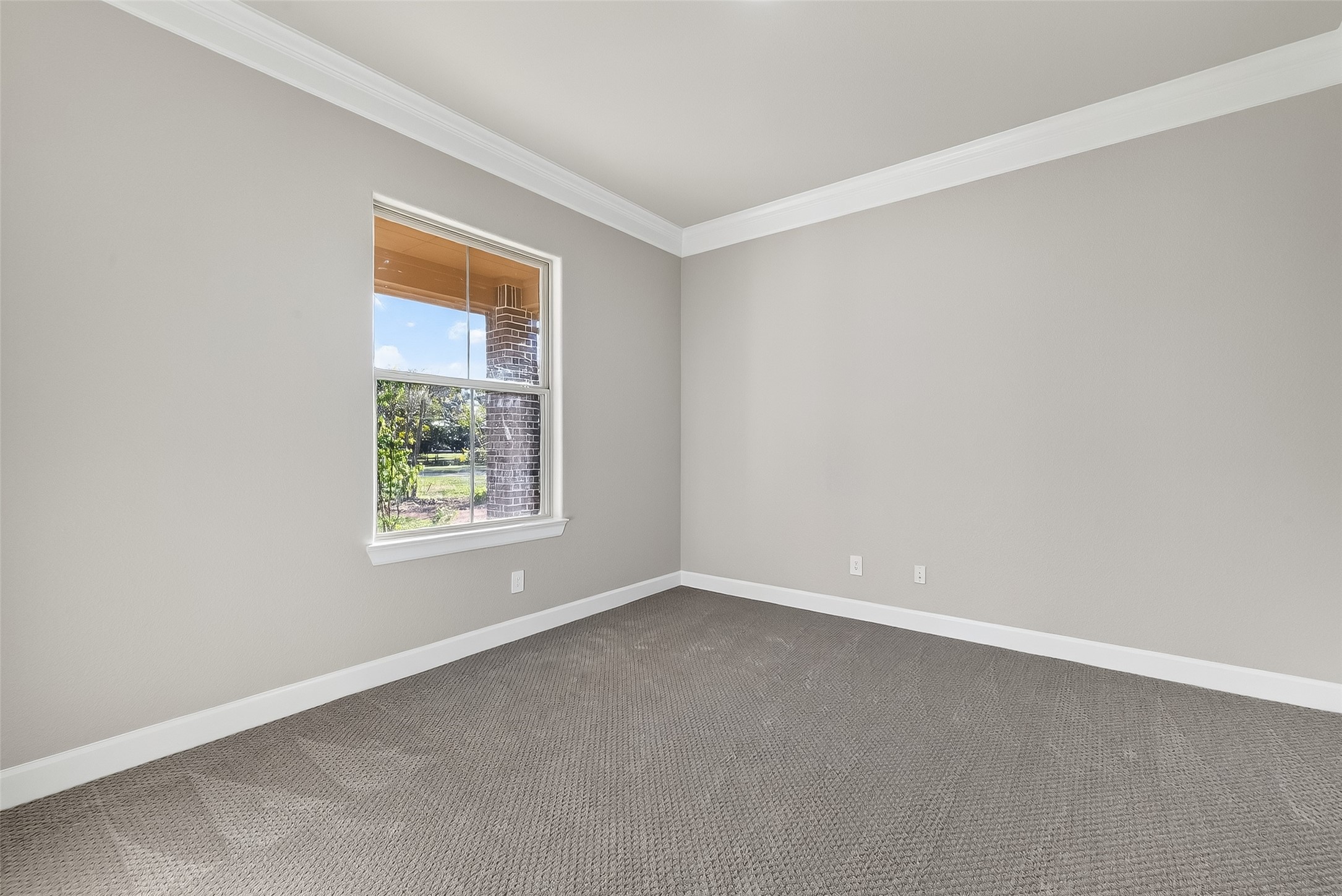 350 Lakeland Circle Rosharon, TX 77583 - Photo 10 of 49 an empty room with a window