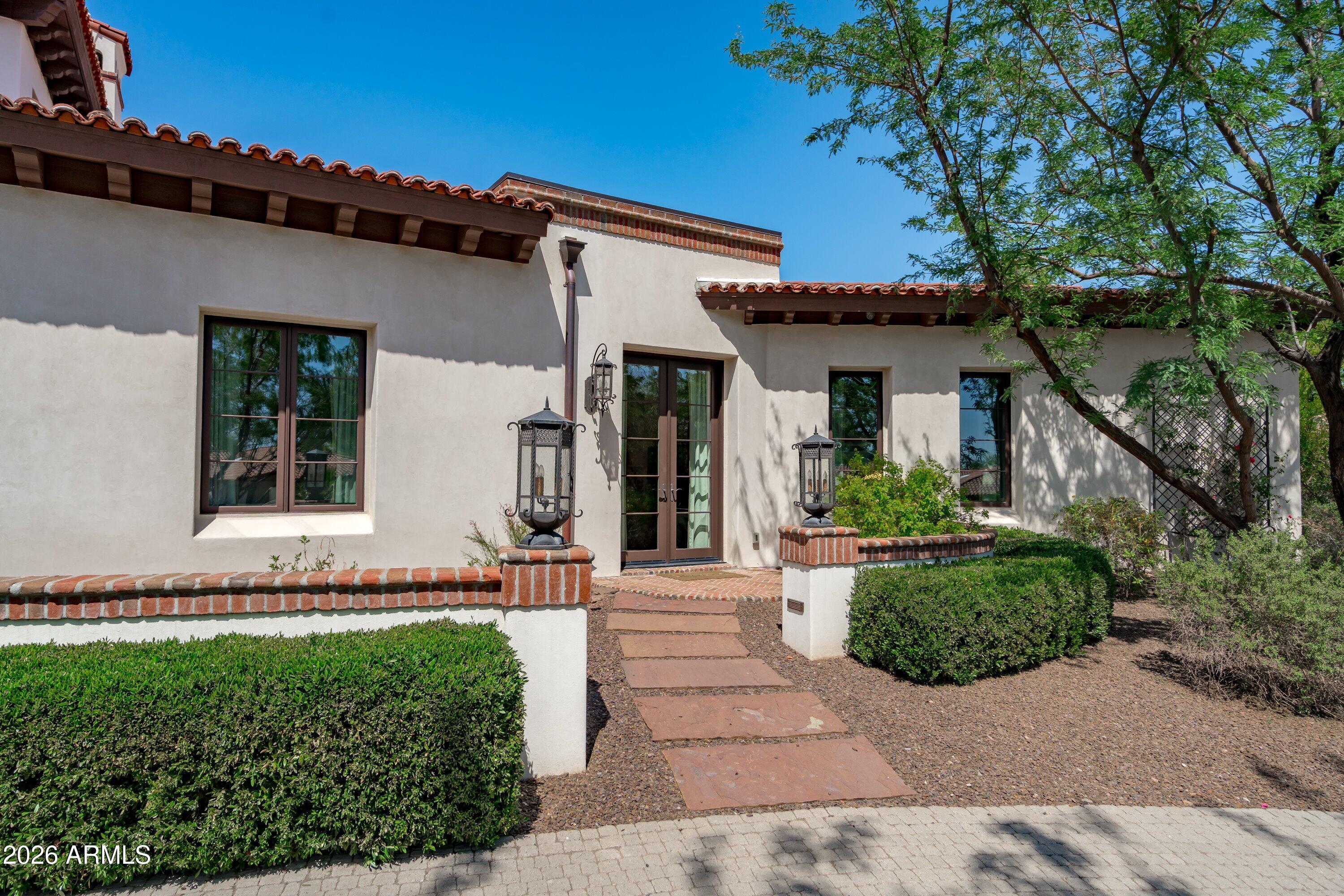 5434 East Camel Hill Road Phoenix, AZ 85018 - Photo 132 of 147 137-Front View