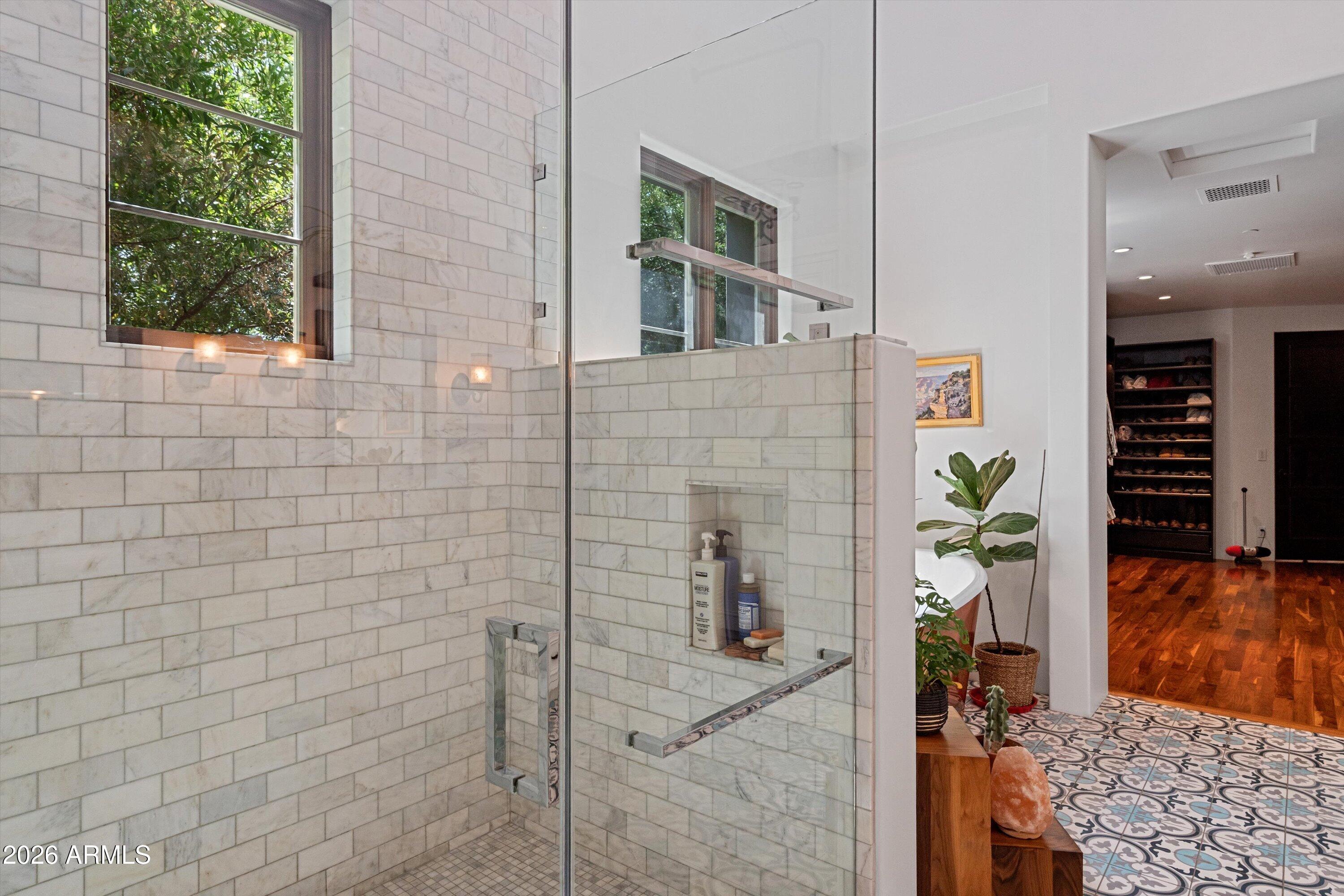 5434 East Camel Hill Road Phoenix, AZ 85018 - Photo 57 of 147 057-Primary Bathroom