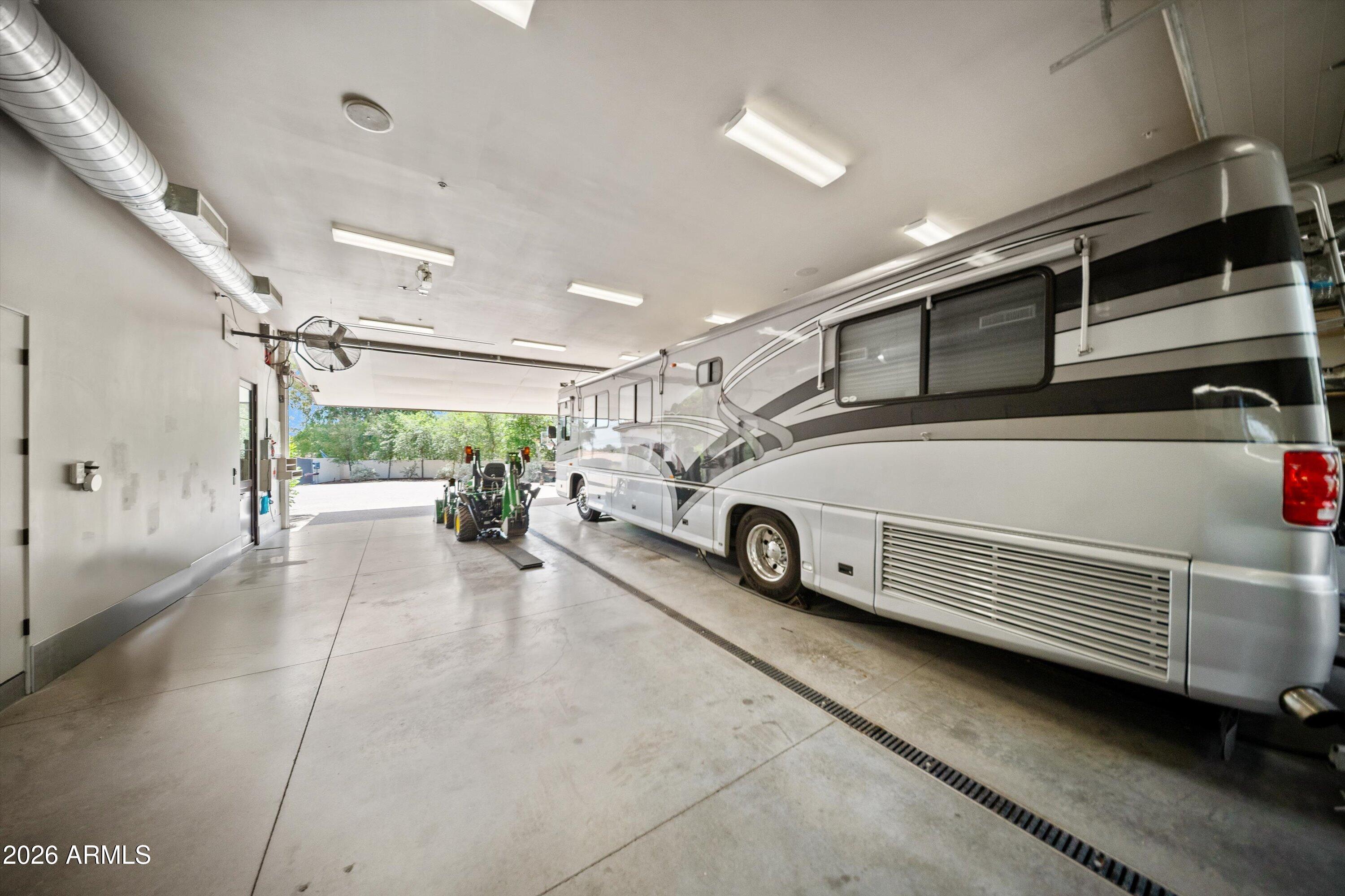 5434 East Camel Hill Road Phoenix, AZ 85018 - Photo 89 of 147 090-6 Car Garage With Hanger Doors