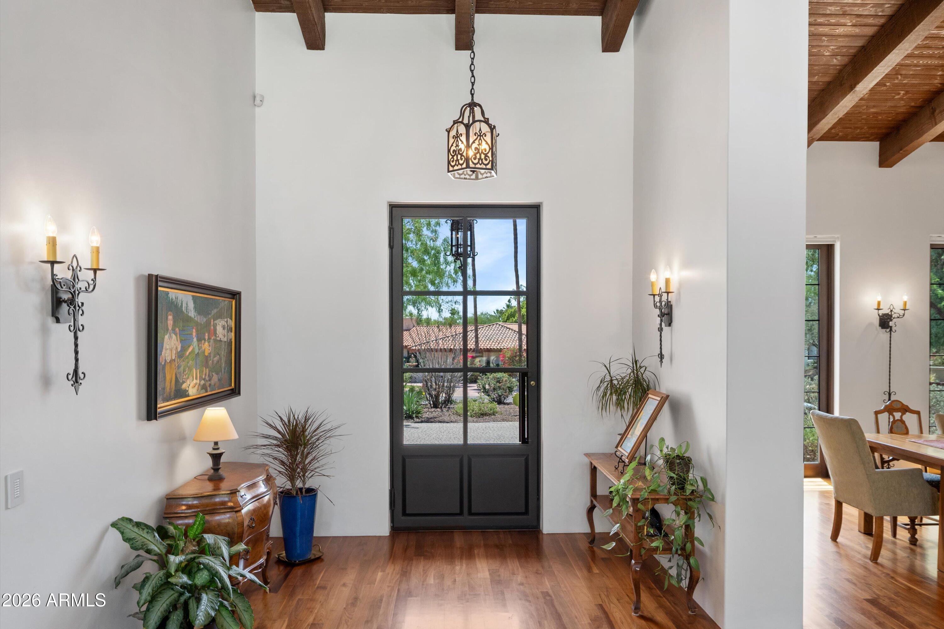 5434 East Camel Hill Road Phoenix, AZ 85018 - Photo 9 of 147 009-Entryway