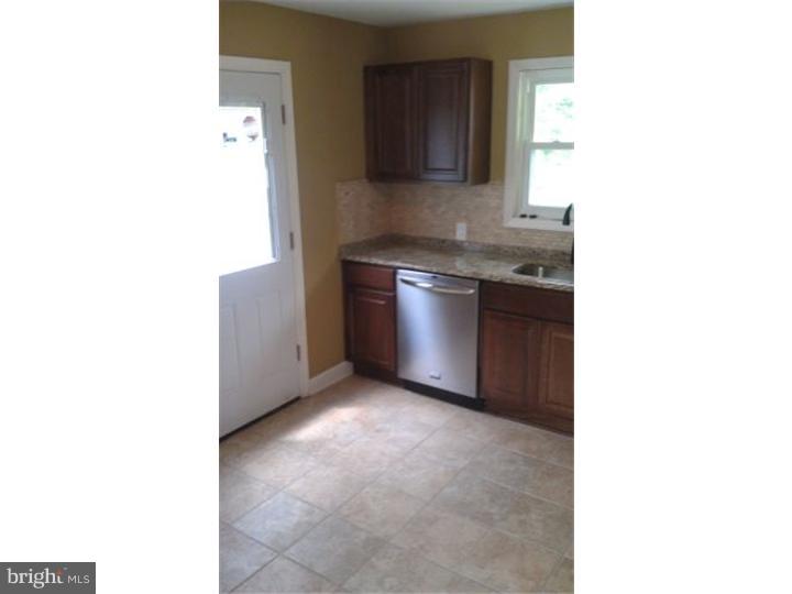 4 Sun Valley Road Hamilton Square, NJ 08690 - Photo 3 of 5