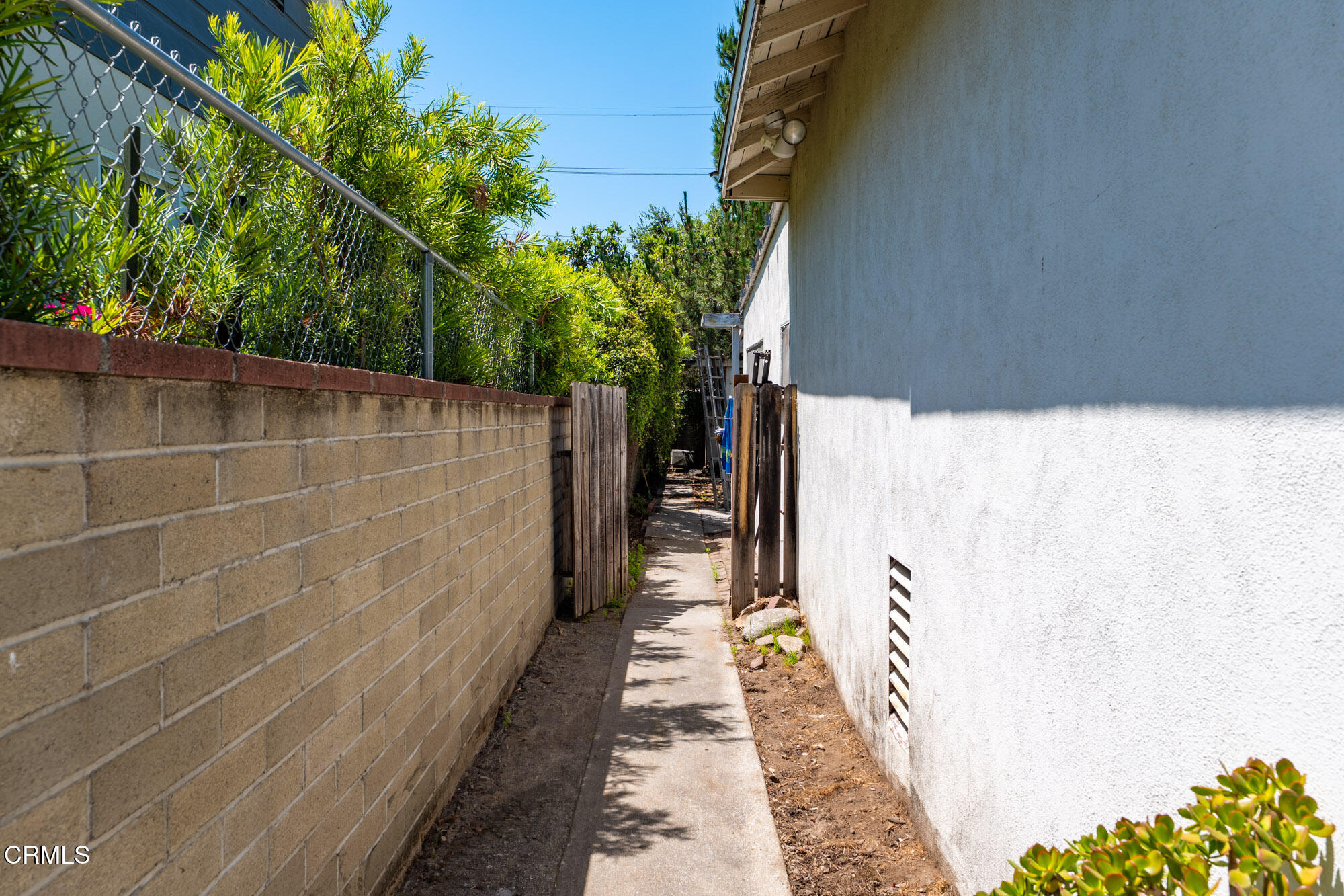 890 Arwin Street Pasadena, CA 91103 - Photo 26 of 40 a bathroom with a shower