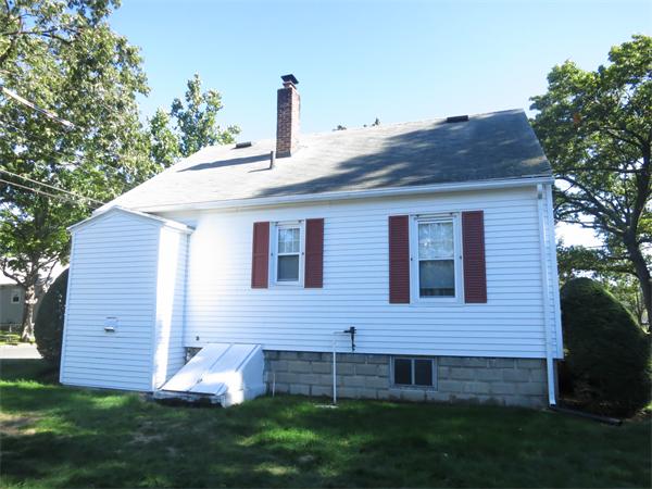 134 Lang Street Springfield, MA 01104 - Photo 3 of 11 Gallery Image 3