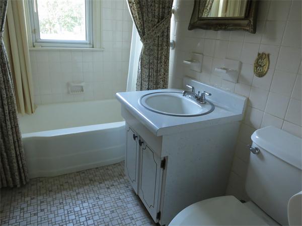 134 Lang Street Springfield, MA 01104 - Photo 8 of 11 Gallery Image 8