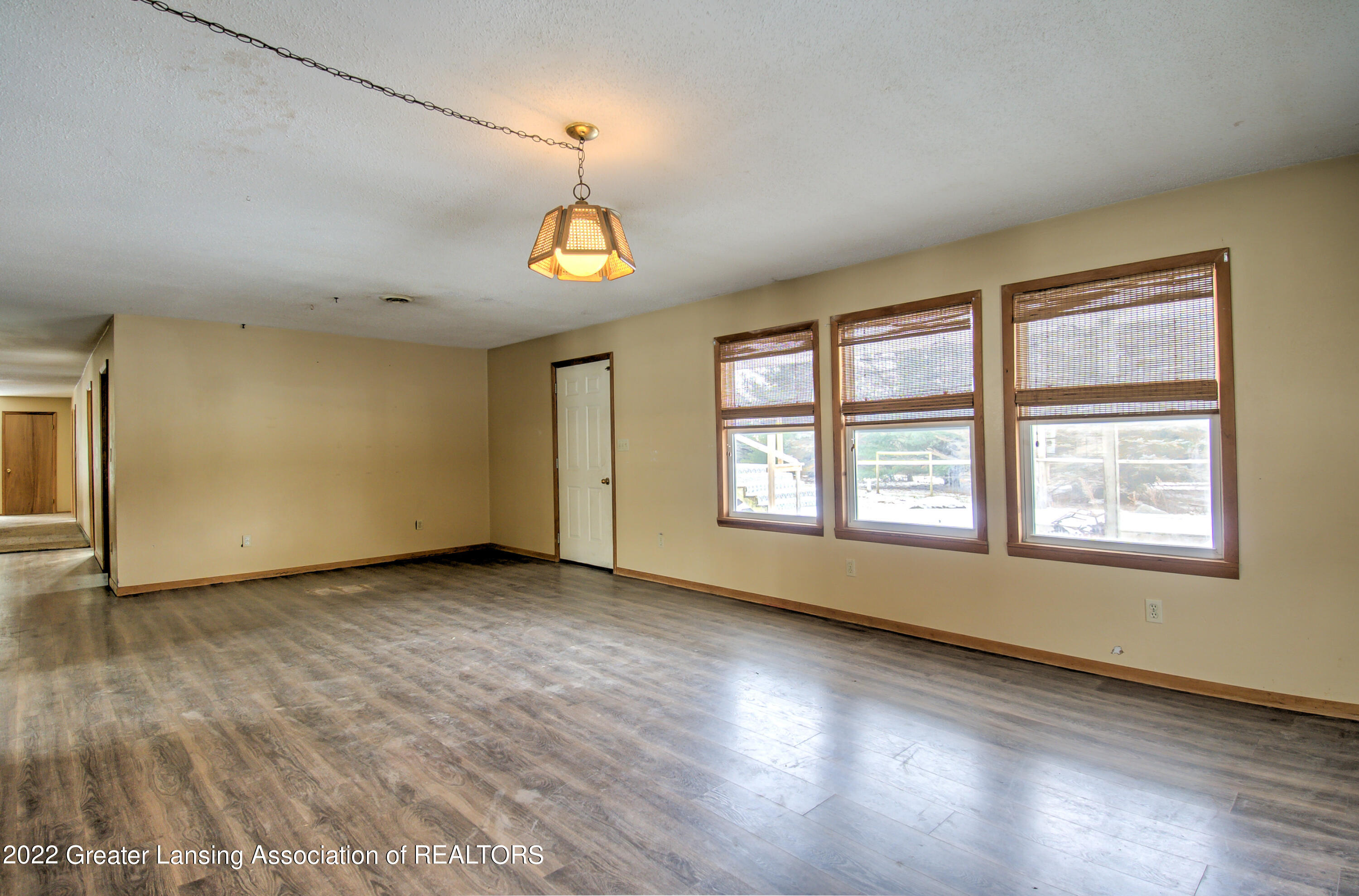 5080 Crain Road Onondaga, MI 49264 - Photo 21 of 30 Living Room