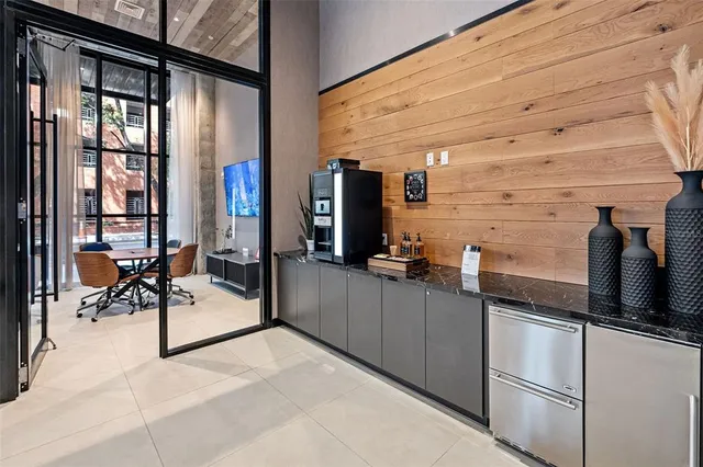 $6,667 | 1991 Main Street, Unit LINKS B1 PH, Sarasota, FL 34236