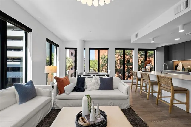 $6,667 | 1991 Main Street, Unit LINKS B1 PH, Sarasota, FL 34236