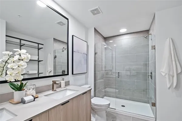 $6,483 | 1991 Main Street, Unit LINKS B2 PH, Sarasota, FL 34236