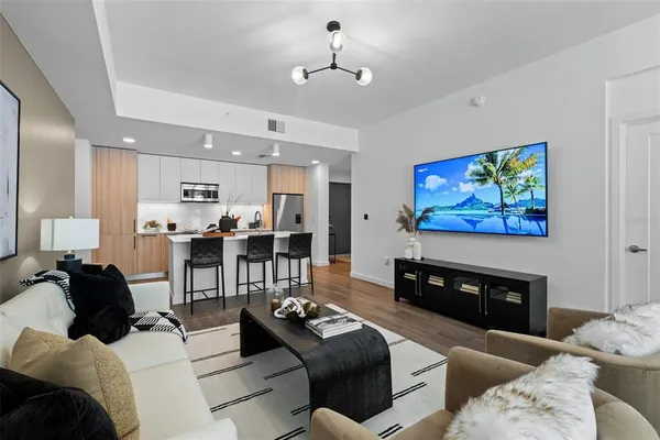 $6,483 | 1991 Main Street, Unit LINKS B2 PH, Sarasota, FL 34236