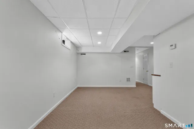 an empty room with a empty space