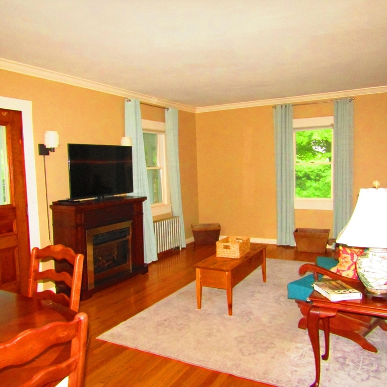 465 Spring Street Northampton, MA 01053 - Photo 10 of 30