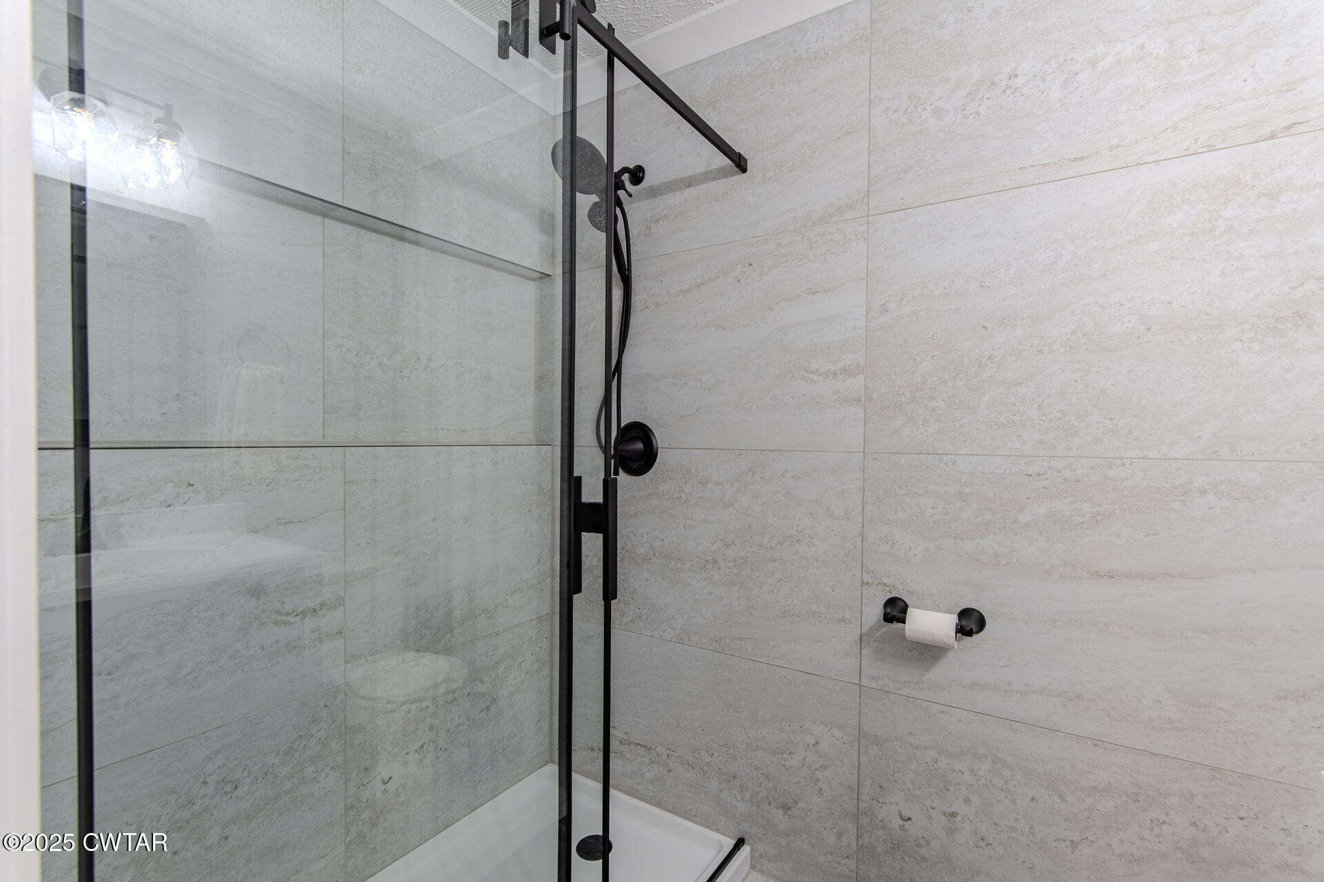 1000 Verles King Road Medon, TN 38356 - Photo 16 of 34 a bathroom with a shower