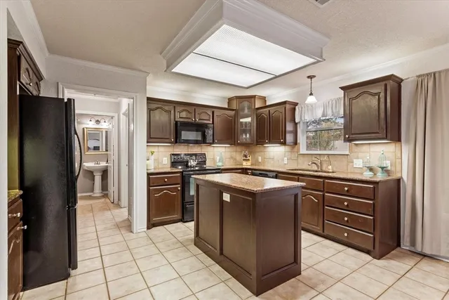 $449,900 | 1212 Thistle Park Drive, Robinson, TX 76706