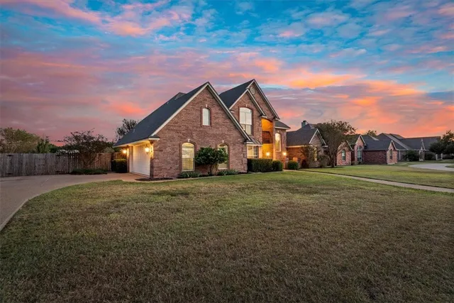 $449,900 | 1212 Thistle Park Drive, Robinson, TX 76706