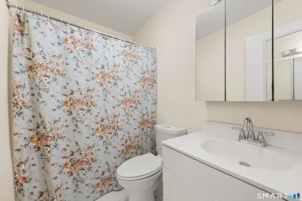 $379,000 | 28 Eagle Rock Hill, Unit 28, Bethel, CT 06801