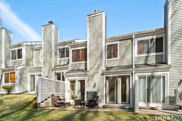 $379,000 | 28 Eagle Rock Hill, Unit 28, Bethel, CT 06801
