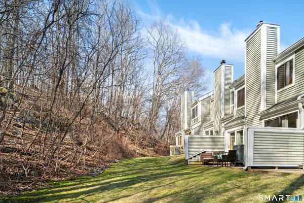 $379,000 | 28 Eagle Rock Hill, Unit 28, Bethel, CT 06801